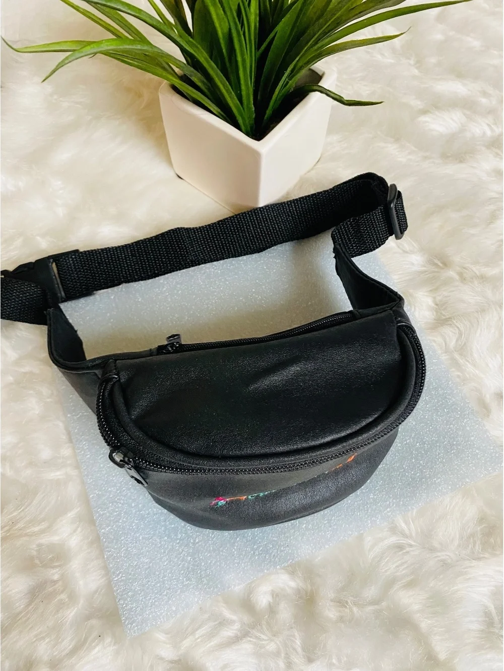 Shedd Aquarium Chicago Black Faux Leather Fanny Pack Waist P
